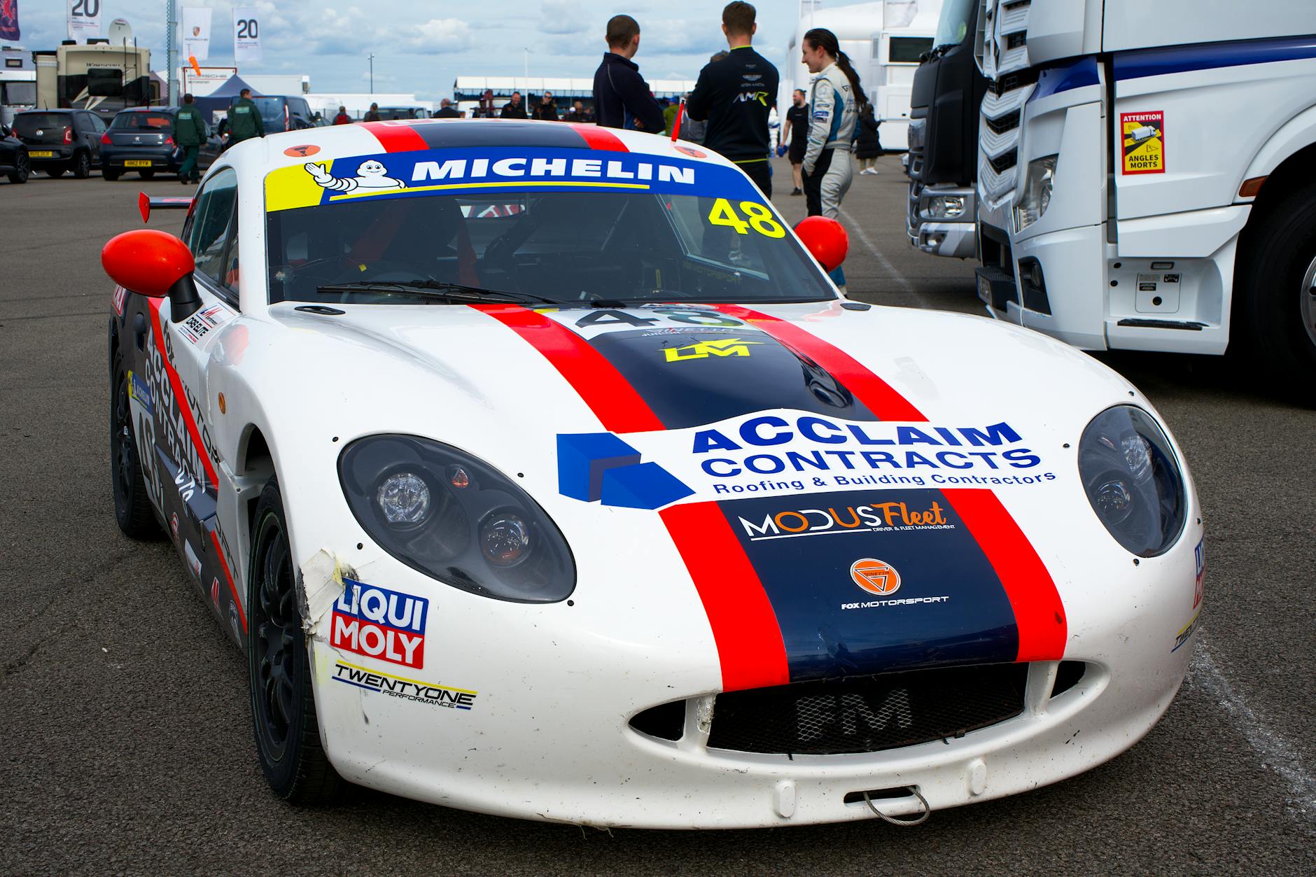 Ginetta GT4 : la berlinette britannique qui électrise les circuits
