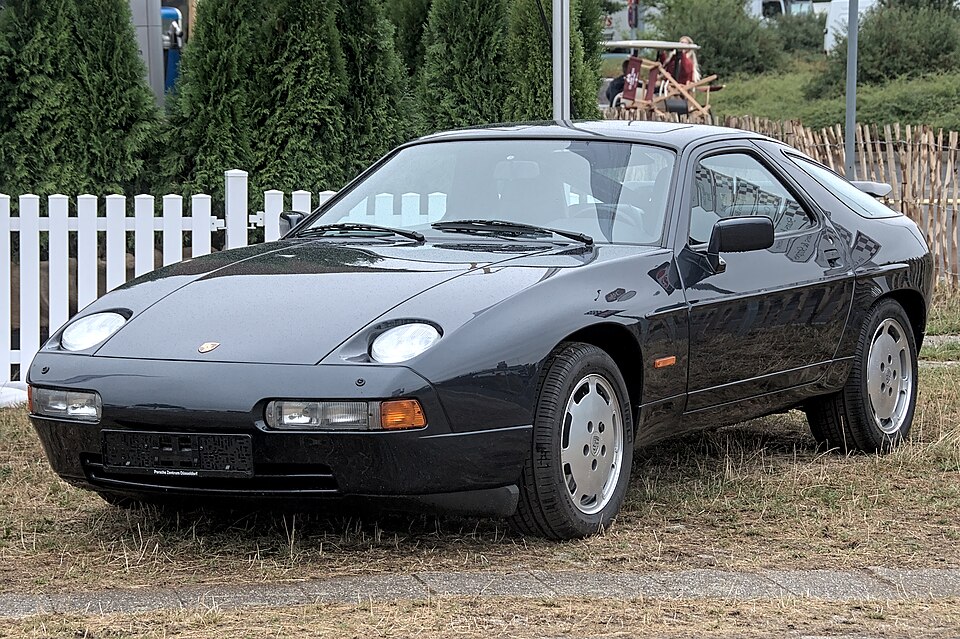 Porsche 928 Fiche Technique : Moteur, Poids et Performances